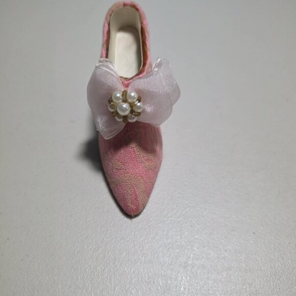 EUC Putting on the Ritz Tiny Shoe - Picture 3 of 7